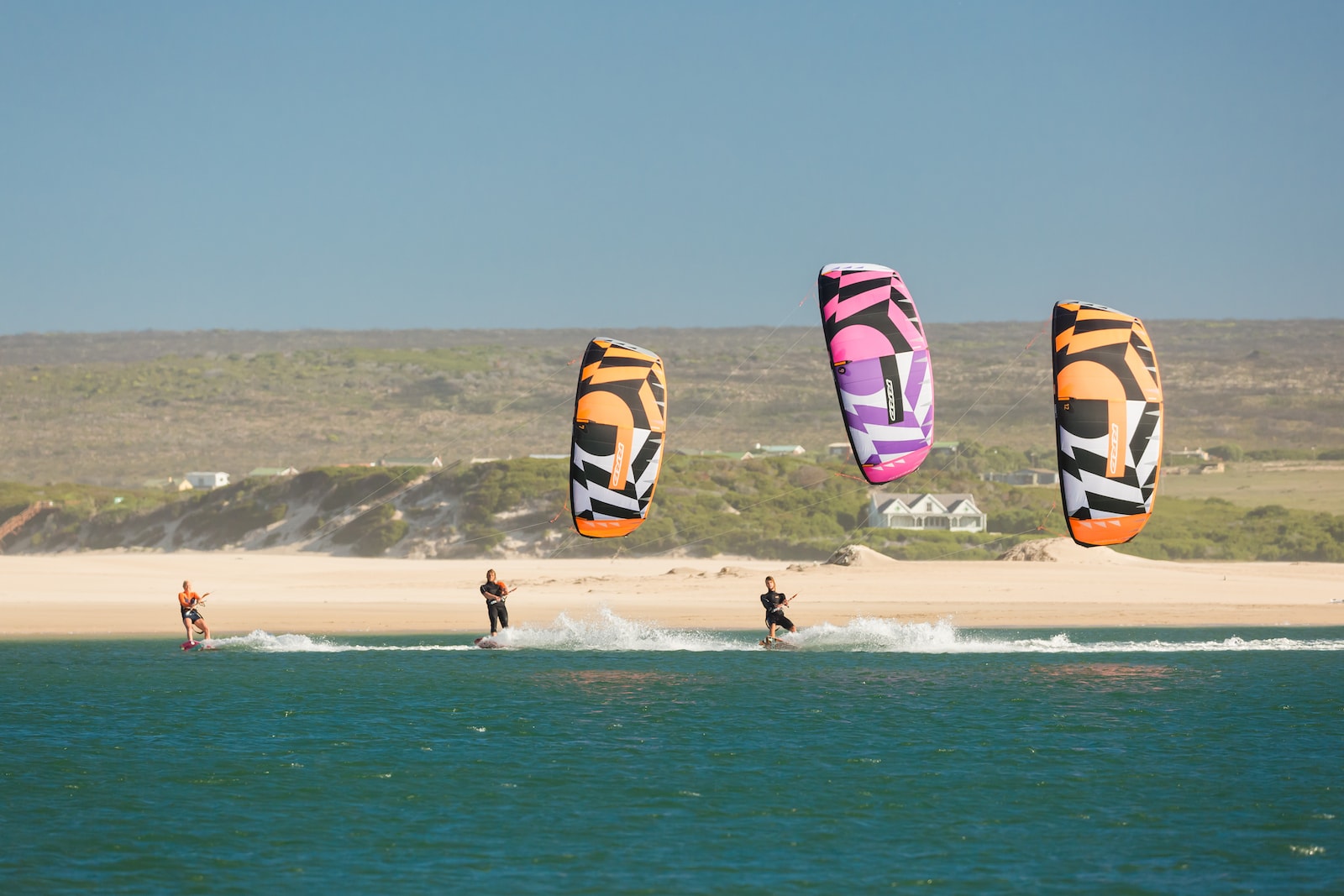 passion mk9 nafukovaci kite orange gray pink purple rrd windsurfing karlin obrazek na vode 3 barvy